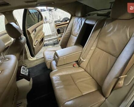 Черный Мерседес С Класс, объемом двигателя 3.5 л и пробегом 330 тыс. км за 12000 $, фото 2 на Automoto.ua