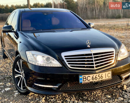 Черный Мерседес С Класс, объемом двигателя 5.51 л и пробегом 215 тыс. км за 12499 $, фото 17 на Automoto.ua