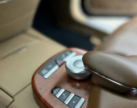 Черный Мерседес С Класс, объемом двигателя 3.5 л и пробегом 220 тыс. км за 10000 $, фото 6 на Automoto.ua