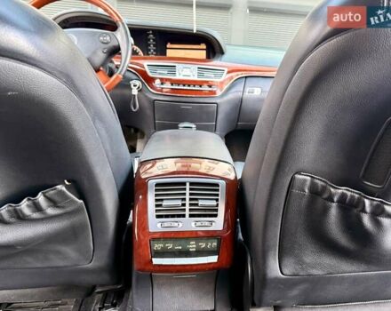 Чорний Мерседес С Клас, об'ємом двигуна 5.5 л та пробігом 375 тис. км за 10200 $, фото 15 на Automoto.ua