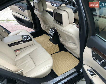 Черный Мерседес С Класс, объемом двигателя 3.5 л и пробегом 390 тыс. км за 11500 $, фото 32 на Automoto.ua