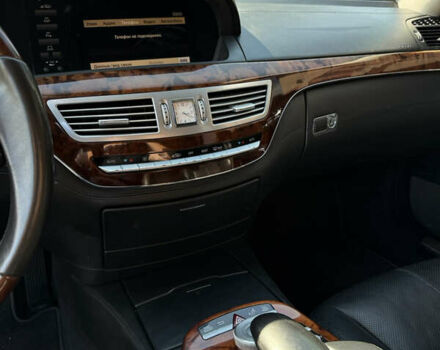 Мерседес С Класс 2006 в Тернополе на Automoto.ua Черный Мерседес С Класс, объемом двигателя 5.5 л и пробегом 346 тыс. км за 10900 $, фото 13 на Automoto.ua