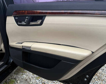 Черный Мерседес С Класс, объемом двигателя 3.5 л и пробегом 395 тыс. км за 8500 $, фото 20 на Automoto.ua