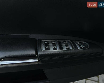 Чорний Мерседес С Клас, об'ємом двигуна 5.46 л та пробігом 224 тис. км за 11200 $, фото 45 на Automoto.ua