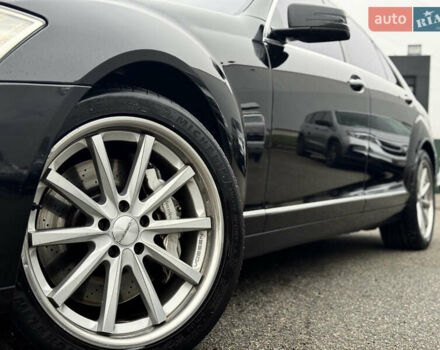 Чорний Мерседес С Клас, об'ємом двигуна 5.51 л та пробігом 193 тис. км за 12700 $, фото 5 на Automoto.ua