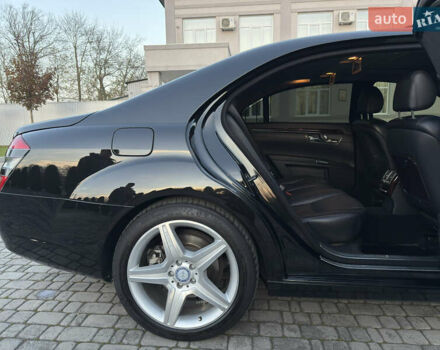 Чорний Мерседес С Клас, об'ємом двигуна 5.46 л та пробігом 224 тис. км за 11200 $, фото 24 на Automoto.ua