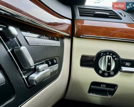 Чорний Мерседес С Клас, об'ємом двигуна 5.46 л та пробігом 241 тис. км за 9999 $, фото 54 на Automoto.ua