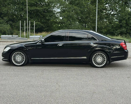 Черный Мерседес С Класс, объемом двигателя 3.5 л и пробегом 265 тыс. км за 11900 $, фото 2 на Automoto.ua