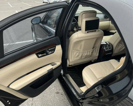 Черный Мерседес С Класс, объемом двигателя 5.5 л и пробегом 248 тыс. км за 13100 $, фото 35 на Automoto.ua