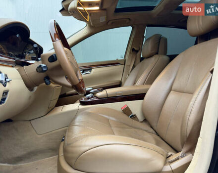 Чорний Мерседес С Клас, об'ємом двигуна 5.51 л та пробігом 193 тис. км за 12700 $, фото 29 на Automoto.ua