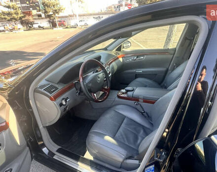 Черный Мерседес С Класс, объемом двигателя 3.5 л и пробегом 196 тыс. км за 9200 $, фото 28 на Automoto.ua