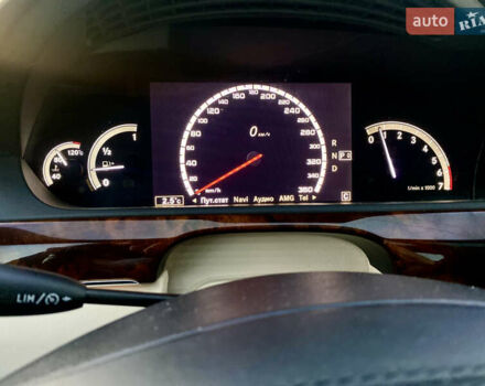 Черный Мерседес С Класс, объемом двигателя 5.51 л и пробегом 215 тыс. км за 12499 $, фото 90 на Automoto.ua