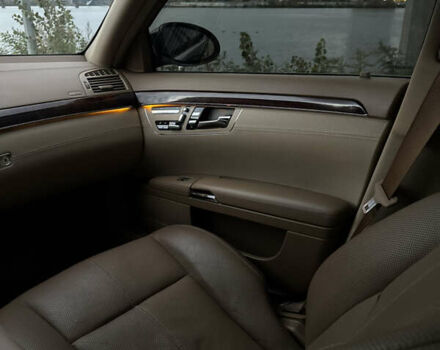 Чорний Мерседес С Клас, об'ємом двигуна 5 л та пробігом 229 тис. км за 8700 $, фото 24 на Automoto.ua