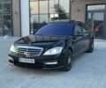 Черный Мерседес С Класс, объемом двигателя 5.5 л и пробегом 277 тыс. км за 12999 $, фото 1 на Automoto.ua