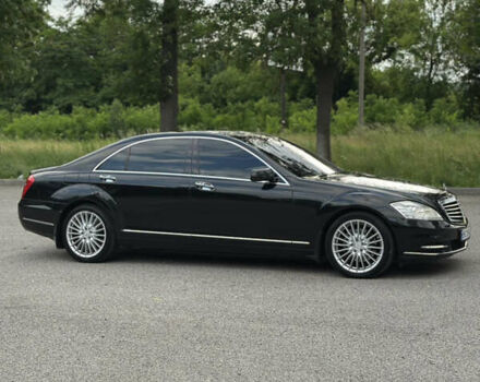 Черный Мерседес С Класс, объемом двигателя 3.5 л и пробегом 265 тыс. км за 11900 $, фото 12 на Automoto.ua