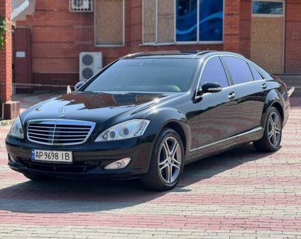 Черный Мерседес С Класс, объемом двигателя 5.5 л и пробегом 271 тыс. км за 8500 $, фото 2 на Automoto.ua