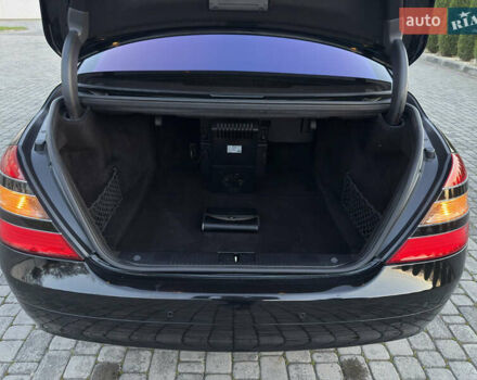 Чорний Мерседес С Клас, об'ємом двигуна 5.46 л та пробігом 224 тис. км за 11200 $, фото 30 на Automoto.ua