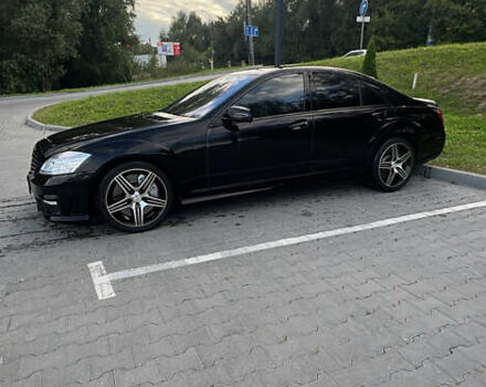 Черный Мерседес С Класс, объемом двигателя 3.5 л и пробегом 220 тыс. км за 10000 $, фото 4 на Automoto.ua