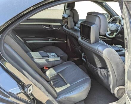 Черный Мерседес С Класс, объемом двигателя 5.5 л и пробегом 217 тыс. км за 10999 $, фото 14 на Automoto.ua