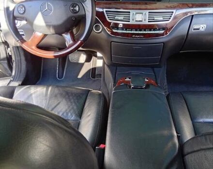 Чорний Мерседес С Клас, об'ємом двигуна 5.5 л та пробігом 235 тис. км за 10999 $, фото 21 на Automoto.ua