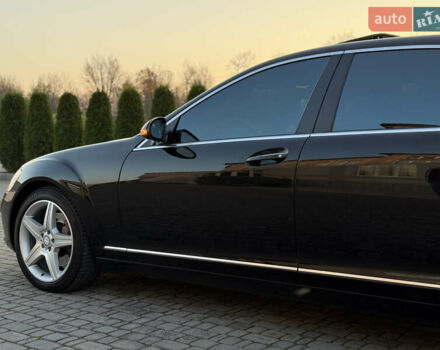Чорний Мерседес С Клас, об'ємом двигуна 5.46 л та пробігом 224 тис. км за 11200 $, фото 54 на Automoto.ua