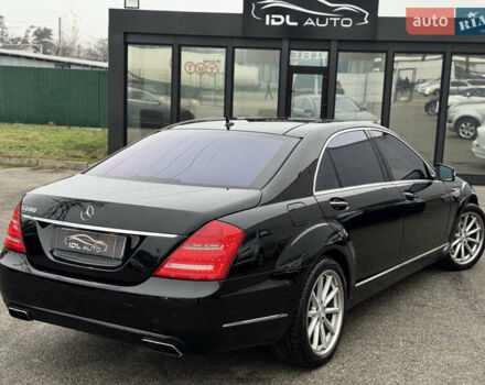 Чорний Мерседес С Клас, об'ємом двигуна 5.51 л та пробігом 193 тис. км за 12700 $, фото 14 на Automoto.ua