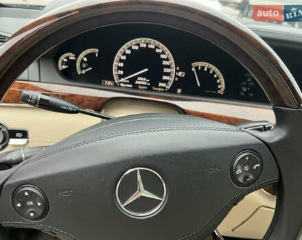Черный Мерседес С Класс, объемом двигателя 5.5 л и пробегом 248 тыс. км за 13100 $, фото 30 на Automoto.ua