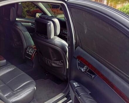 Чорний Мерседес С Клас, об'ємом двигуна 5.5 л та пробігом 235 тис. км за 10999 $, фото 27 на Automoto.ua