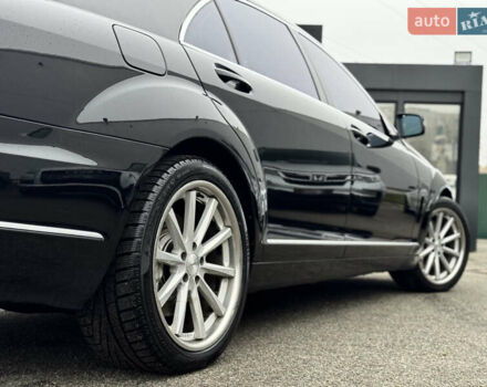 Чорний Мерседес С Клас, об'ємом двигуна 5.51 л та пробігом 193 тис. км за 12700 $, фото 16 на Automoto.ua