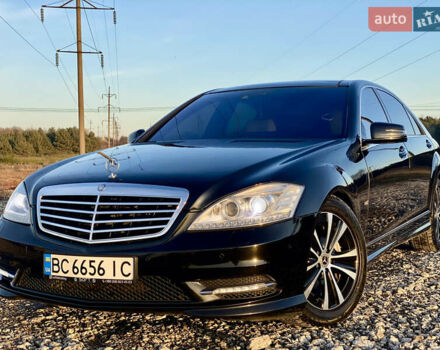 Черный Мерседес С Класс, объемом двигателя 5.51 л и пробегом 215 тыс. км за 12499 $, фото 3 на Automoto.ua