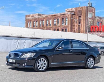 Черный Мерседес С Класс, объемом двигателя 5.5 л и пробегом 217 тыс. км за 10999 $, фото 2 на Automoto.ua