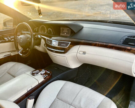 Черный Мерседес С Класс, объемом двигателя 5.51 л и пробегом 215 тыс. км за 12499 $, фото 44 на Automoto.ua