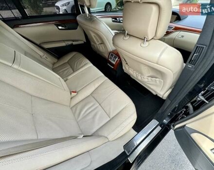 Чорний Мерседес С Клас, об'ємом двигуна 5.46 л та пробігом 241 тис. км за 9999 $, фото 43 на Automoto.ua