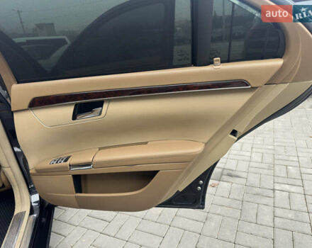 Черный Мерседес С Класс, объемом двигателя 5.44 л и пробегом 227 тыс. км за 11000 $, фото 22 на Automoto.ua