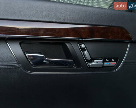 Чорний Мерседес С Клас, об'ємом двигуна 5.46 л та пробігом 224 тис. км за 11200 $, фото 35 на Automoto.ua