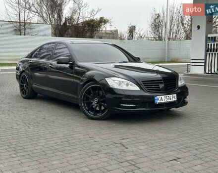 Чорний Мерседес С Клас, об'ємом двигуна 5.46 л та пробігом 400 тис. км за 10300 $, фото 13 на Automoto.ua