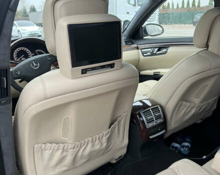 Черный Мерседес С Класс, объемом двигателя 5.5 л и пробегом 248 тыс. км за 13100 $, фото 33 на Automoto.ua