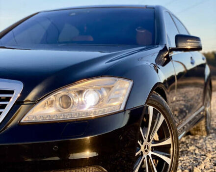 Черный Мерседес С Класс, объемом двигателя 5.51 л и пробегом 215 тыс. км за 12499 $, фото 6 на Automoto.ua