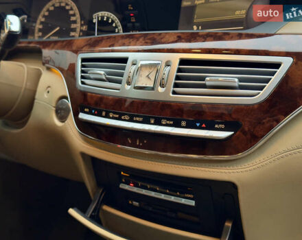 Чорний Мерседес С Клас, об'ємом двигуна 5.51 л та пробігом 193 тис. км за 12700 $, фото 54 на Automoto.ua