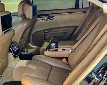 Черный Мерседес С Класс, объемом двигателя 5.5 л и пробегом 252 тыс. км за 11700 $, фото 36 на Automoto.ua