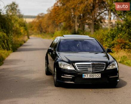 Черный Мерседес С Класс, объемом двигателя 5.46 л и пробегом 189 тыс. км за 16400 $, фото 5 на Automoto.ua