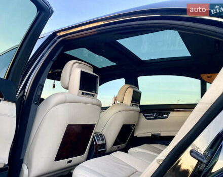 Черный Мерседес С Класс, объемом двигателя 5.51 л и пробегом 215 тыс. км за 12499 $, фото 76 на Automoto.ua