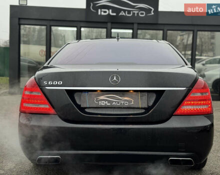 Чорний Мерседес С Клас, об'ємом двигуна 5.51 л та пробігом 193 тис. км за 12700 $, фото 26 на Automoto.ua