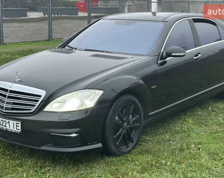Черный Мерседес С Класс, объемом двигателя 5.46 л и пробегом 297 тыс. км за 9700 $, фото 1 на Automoto.ua