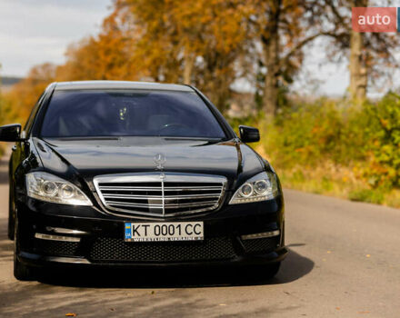 Черный Мерседес С Класс, объемом двигателя 5.46 л и пробегом 189 тыс. км за 16400 $, фото 4 на Automoto.ua