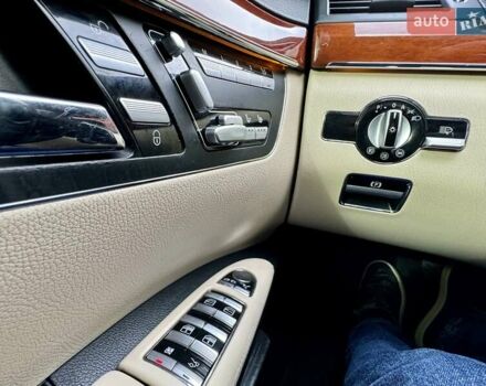 Чорний Мерседес С Клас, об'ємом двигуна 5.46 л та пробігом 241 тис. км за 9999 $, фото 53 на Automoto.ua