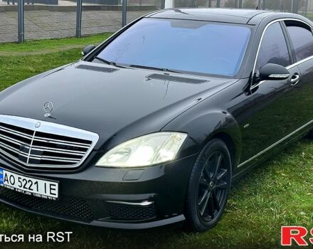 Черный Мерседес С Класс, объемом двигателя 5.5 л и пробегом 297 тыс. км за 15000 $, фото 2 на Automoto.ua