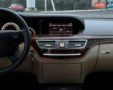 Черный Мерседес С Класс, объемом двигателя 2.99 л и пробегом 390 тыс. км за 9900 $, фото 13 на Automoto.ua