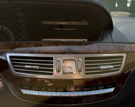 Чорний Мерседес С Клас, об'ємом двигуна 5.5 л та пробігом 349 тис. км за 10300 $, фото 28 на Automoto.ua