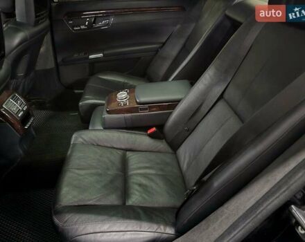 Черный Мерседес С Класс, объемом двигателя 5.46 л и пробегом 266 тыс. км за 10989 $, фото 11 на Automoto.ua